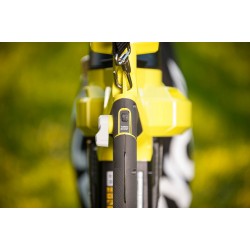 RYOBI BEZSZCZOTKOWA DMUCHAWA AKUMULATOROW ODKURZACZ 201KM/H OBV18 18V SOLO