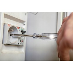 NEO ZESTAW SZCZYPIEC I WKRĘTAKÓW 1000V 13 SZT