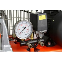 KOMPRESOR 4 kW / 5,5 KM 2 TŁOK 400V ZBIORNIK 200L Z2090 10 Bar BJC B88030