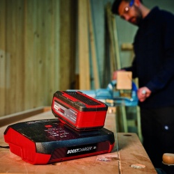 EINHELL ŁADOWARKA X-BOOST DO AKUMULATORA BATERII SZYBKIE ŁADOWANIE 18V 8A