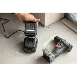 GRAPHITE ZESTAW AKUMULATOR 4AH BOOST UP Z ŁADOWARKĄ ENERGY+ 58GE132-1 NEO