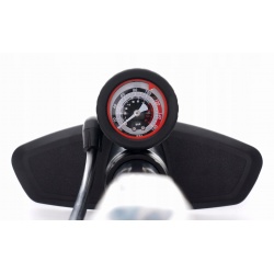 POMPKA SŁUPKOWA RĘCZNA Z MANOMETREM SAMOCHODOWA ROWEROWA 38x470 mm KD11826