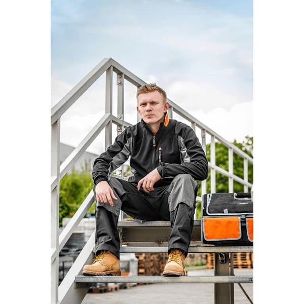 8f5222bbec8e6508325e2a304e70a3a2