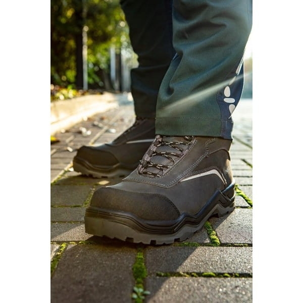 8ea9570cbdaa8030c0a605dd5669ee4e