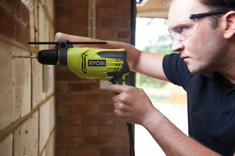 RYOBI WIERTARKA UDAROWA RPD680-K 680W UCHWYT 13mm + WALIZKA REGULACJA