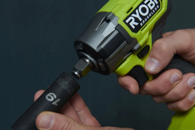 RYOBI KLUCZ UDAROWY 450NM 1/2 BEZSZCZOTKOWY 18V ONE+ 4200 ud/min RIW18CBL-0
