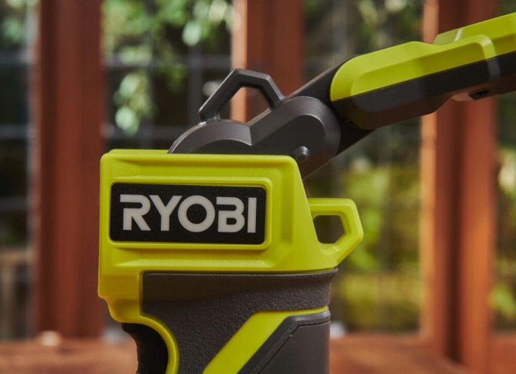 RYOBI LAMPA ROBOCZA WARSZTATOWA AKUMULATOROWA INSPEKCYJNA ONE+ 18V RSL18-0