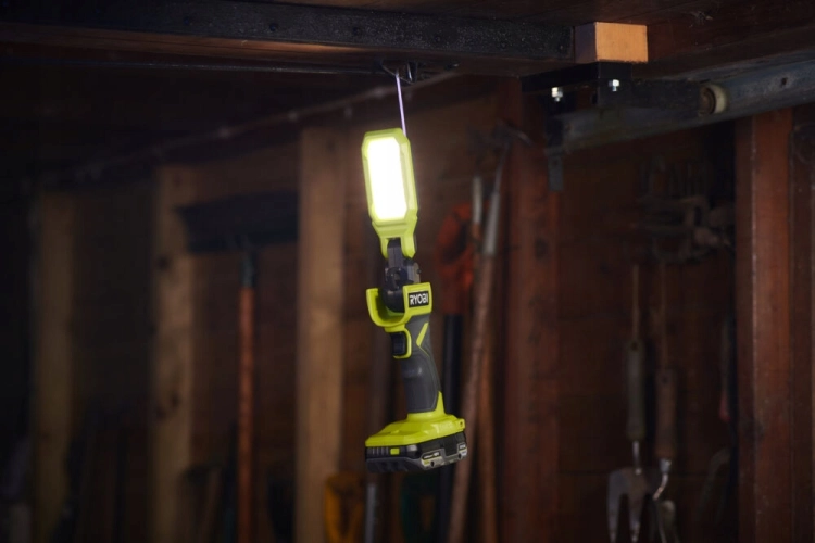 RYOBI LAMPA ROBOCZA WARSZTATOWA AKUMULATOROWA INSPEKCYJNA ONE+ 18V RSL18-0