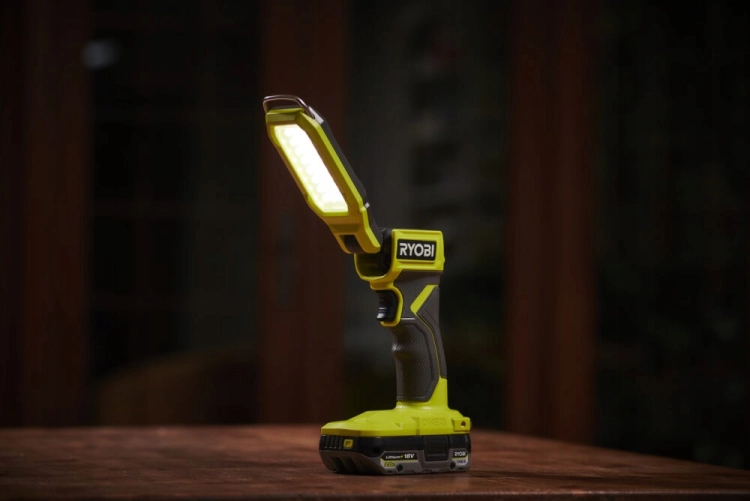 RYOBI LAMPA ROBOCZA WARSZTATOWA AKUMULATOROWA INSPEKCYJNA ONE+ 18V RSL18-0