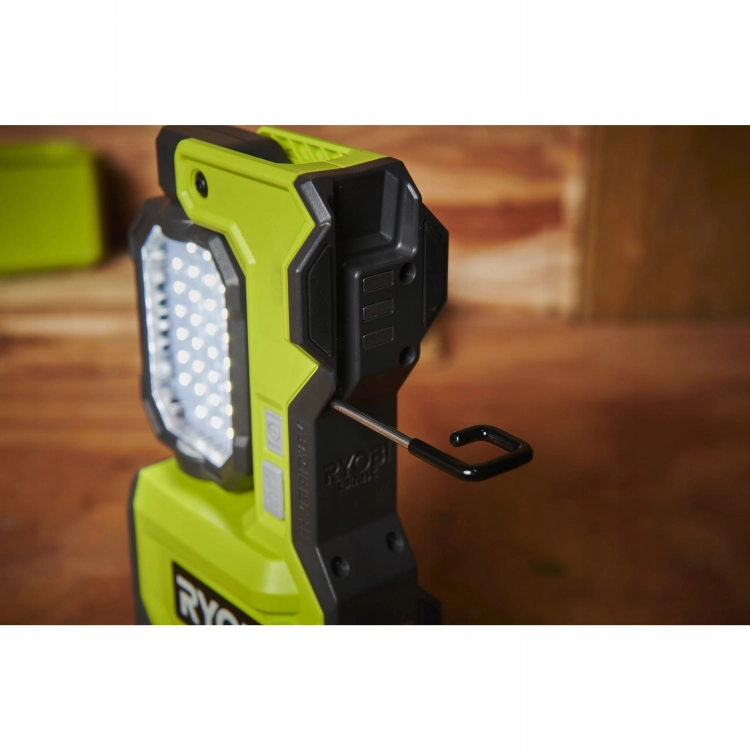 RYOBI LAMPA MAGNETYCZNA ROBOCZA 1500lm 4650-5350K AKUMULAT 18V ONE+ RMTL18