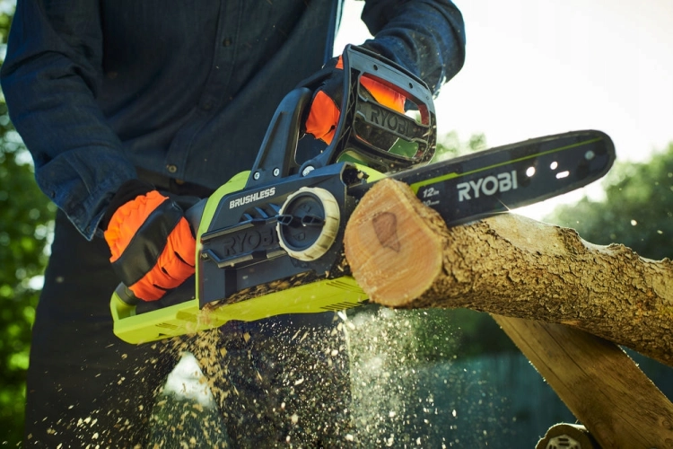 RYOBI AKU PILARKA BEZSZCZOTKOWA PIŁA ŁAŃCUCHOWA GAŁĘZIÓWKA 18V OCS1830 30CM