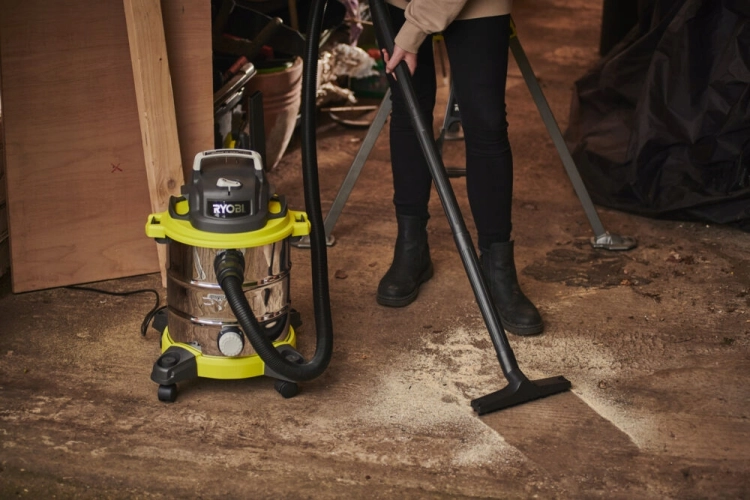 RYOBI ODKURZACZ 1250W NA MOKRO I NA SUCHO 20L +AKCESORIA RVC-1220I-G