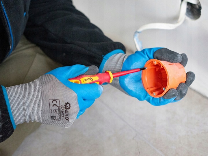ZESTAW WKRĘTAKÓW PŁASKICH ŚRUBOKRĘTÓW PH 7EL 1000V CYFROWY TESTER NAPIĘCIA