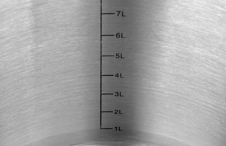 YATO PROFESJONALNY GARNEK Z POKRYWĄ NA KUCHENKI INDUKCYJNE 12L INOX YG00012