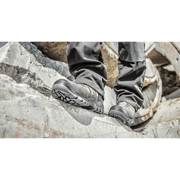 b4121ff0550a064f8878f189e4aa57ab